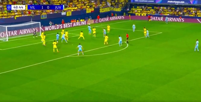 Гатти! Ножницами через себя! Защитник ростом метр девяносто!